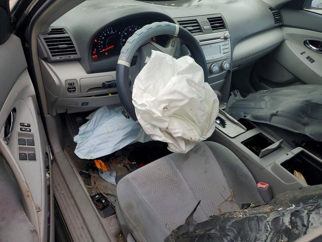 2011 TOYOTA CAMRY