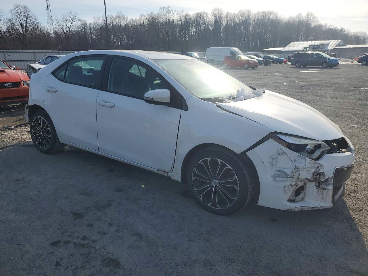 2015 TOYOTA COROLLA