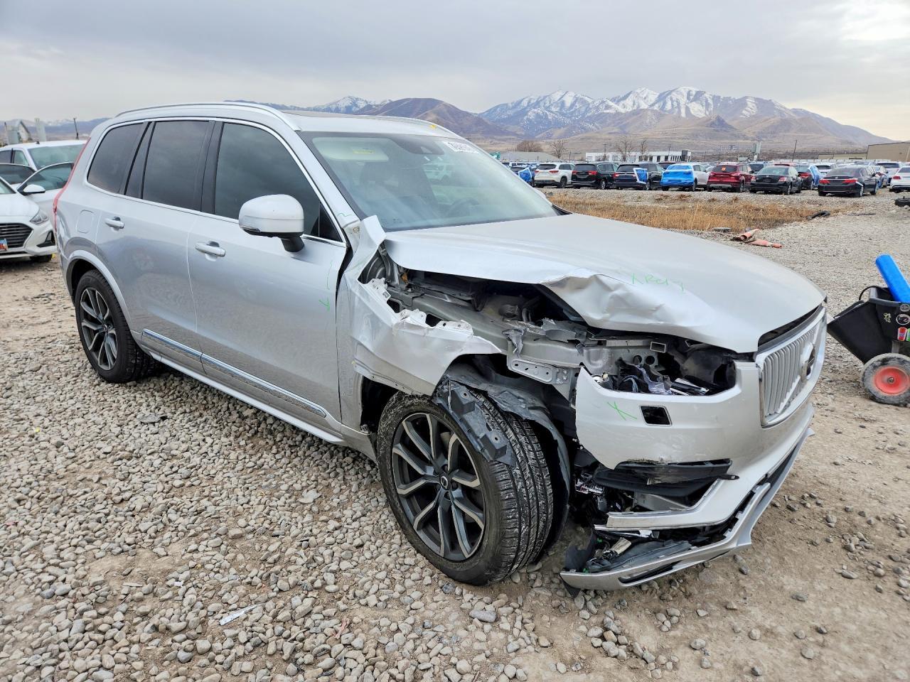 2017 VOLVO XC90