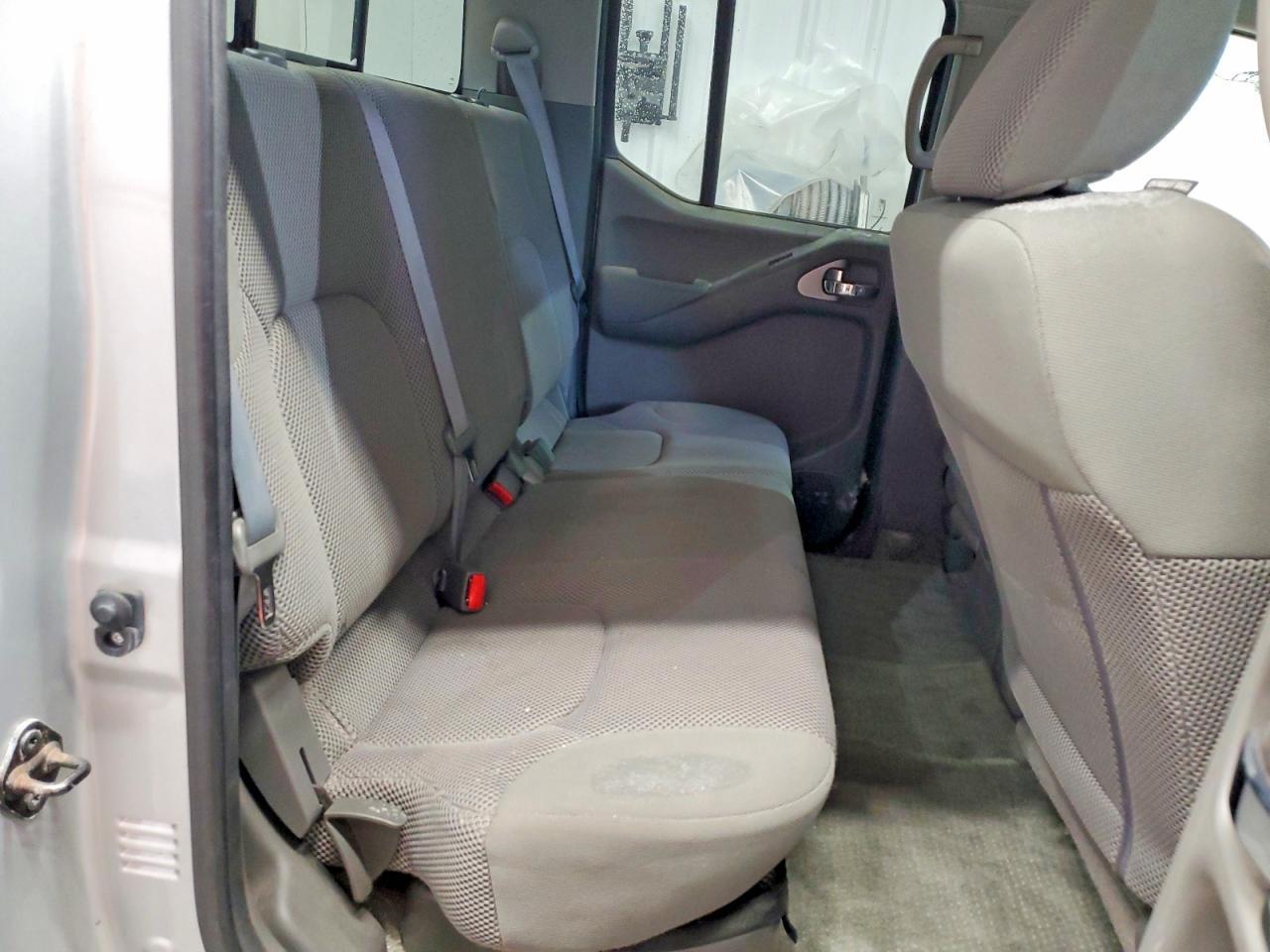 2015 NISSAN Frontier