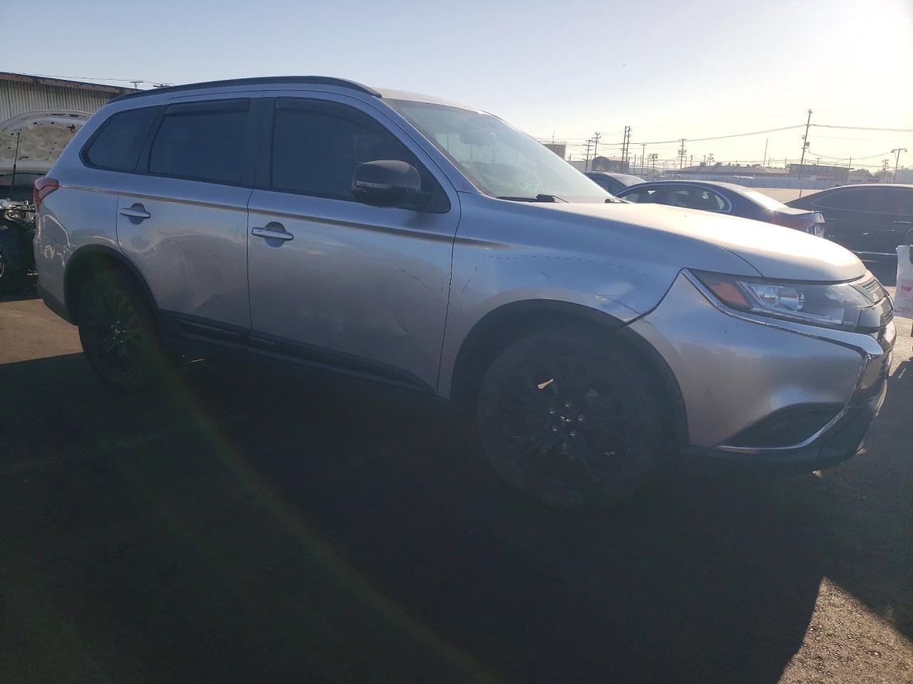 2019 MITSUBISHI outlander