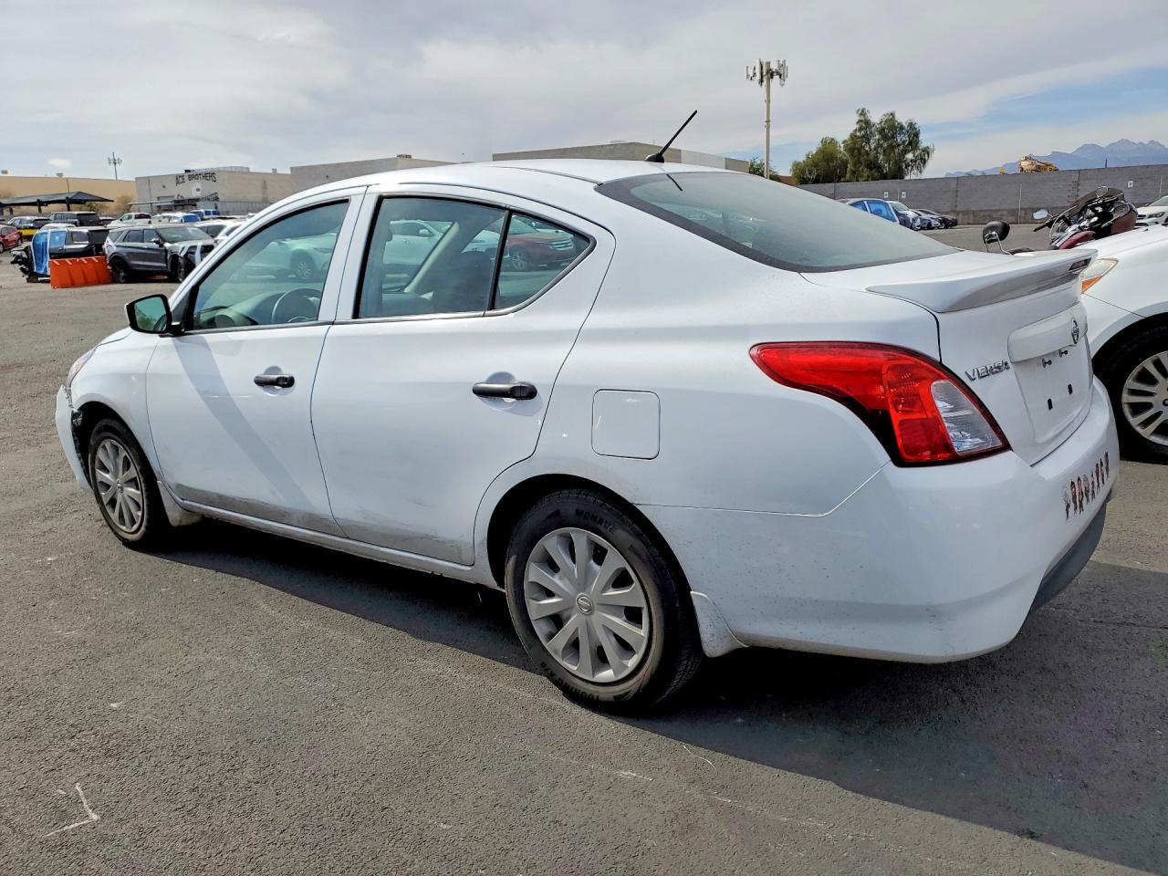 2018 NISSAN VERSA