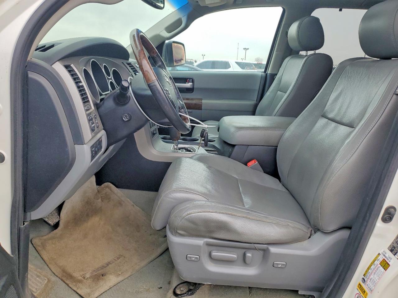2010 TOYOTA Sequoia