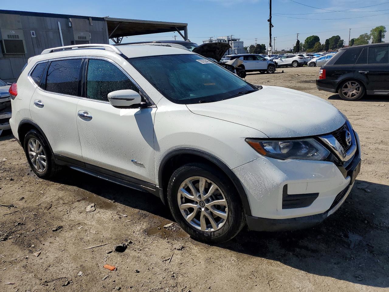 2017 NISSAN ROGUE