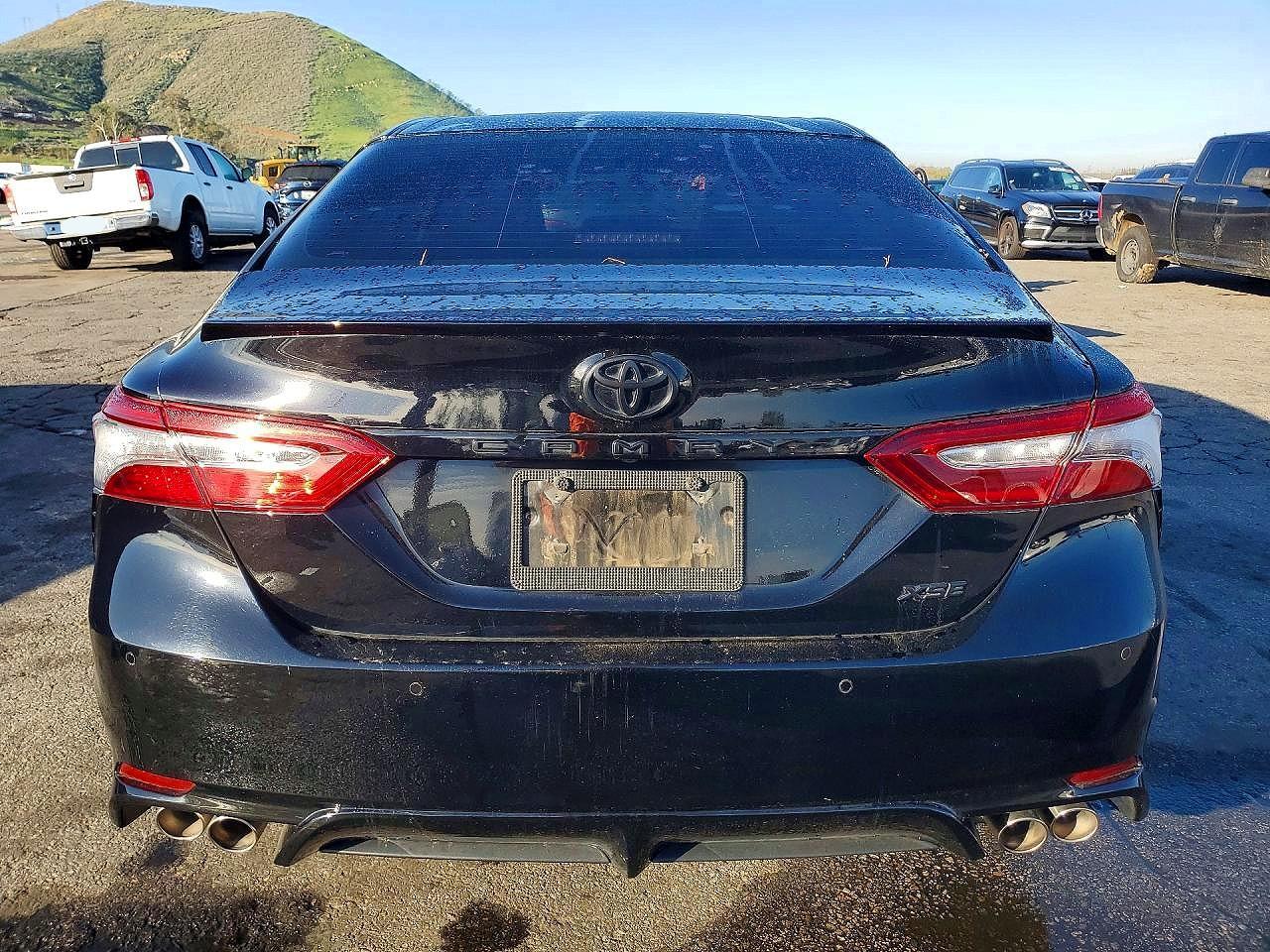 2018 TOYOTA CAMRY