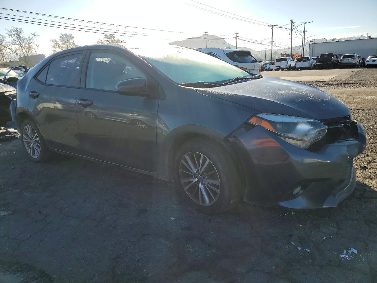 2015 TOYOTA COROLLA
