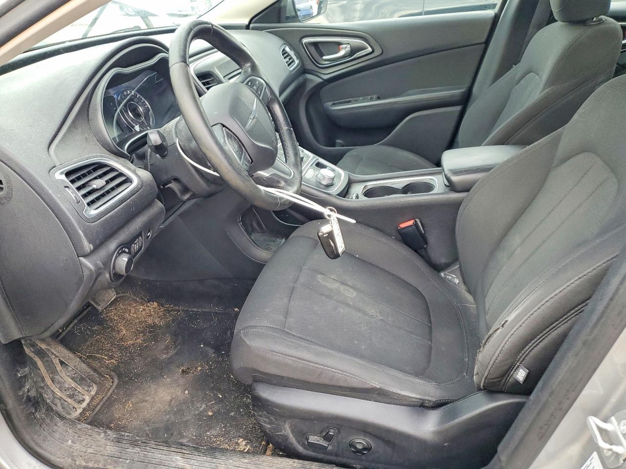 2016 CHRYSLER 200