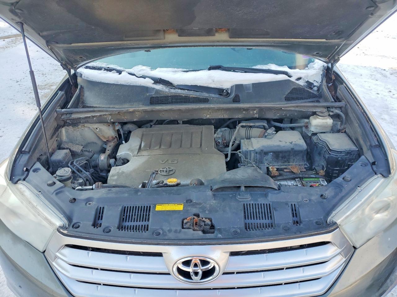 2011 TOYOTA HIGHLANDER