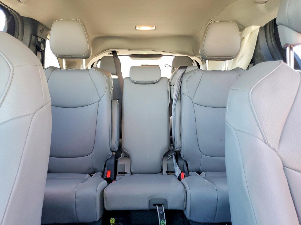 2025 TOYOTA SIENNA
