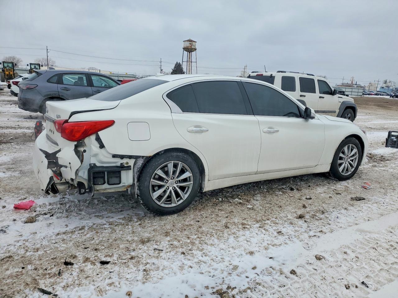 2015 INFINITI Q50
