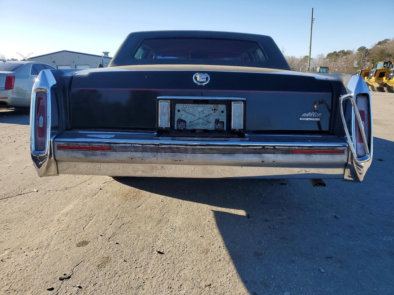1992 CADILLAC Brougham