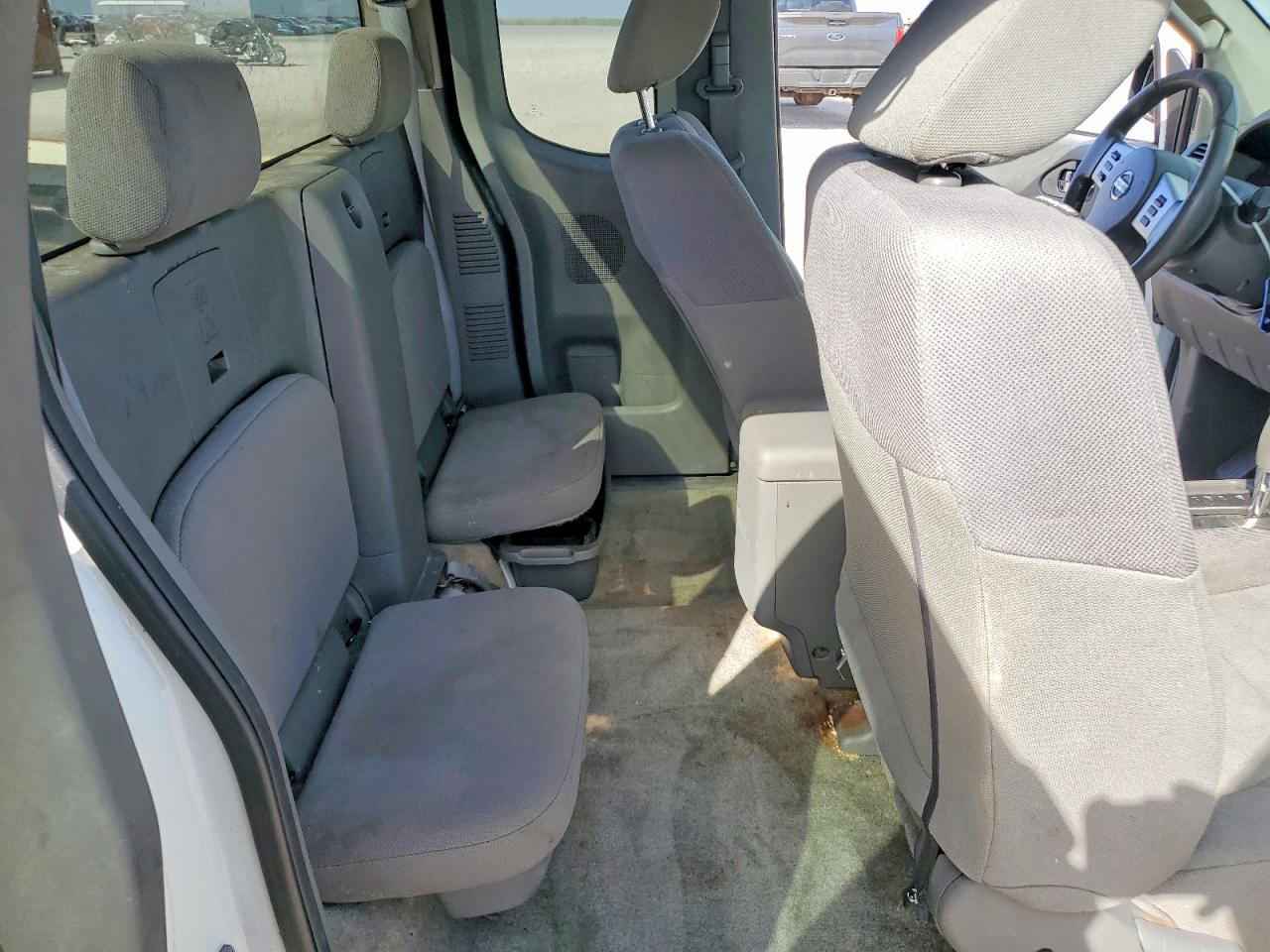 2016 NISSAN Frontier