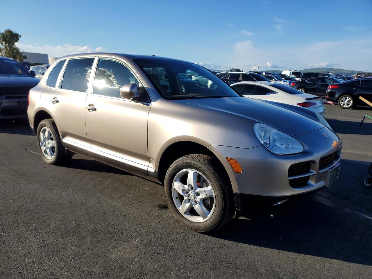2004 PORSCHE CAYENNE
