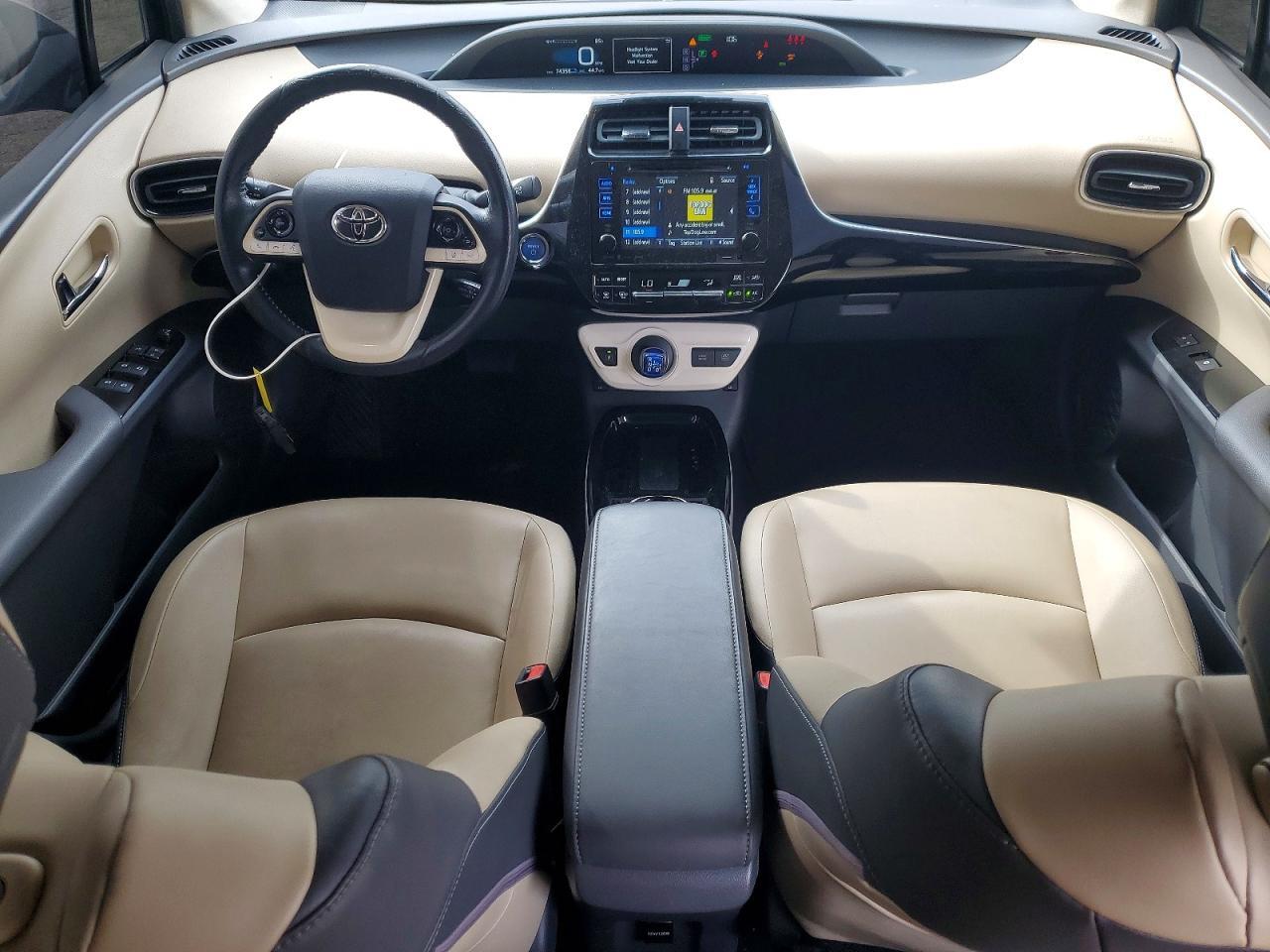 2017 TOYOTA PRIUS