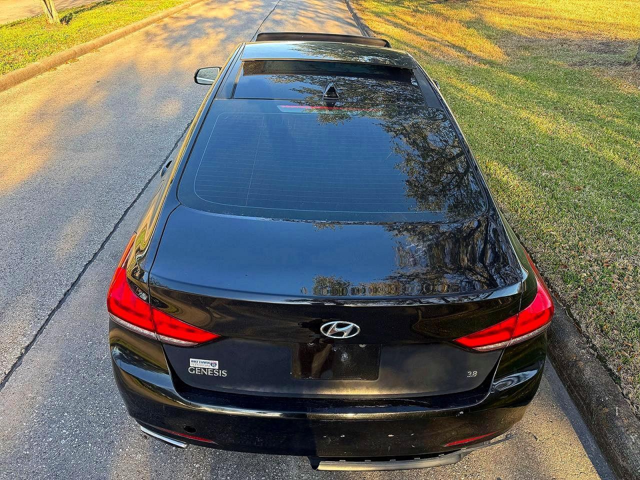 2016 HYUNDAI GENESIS