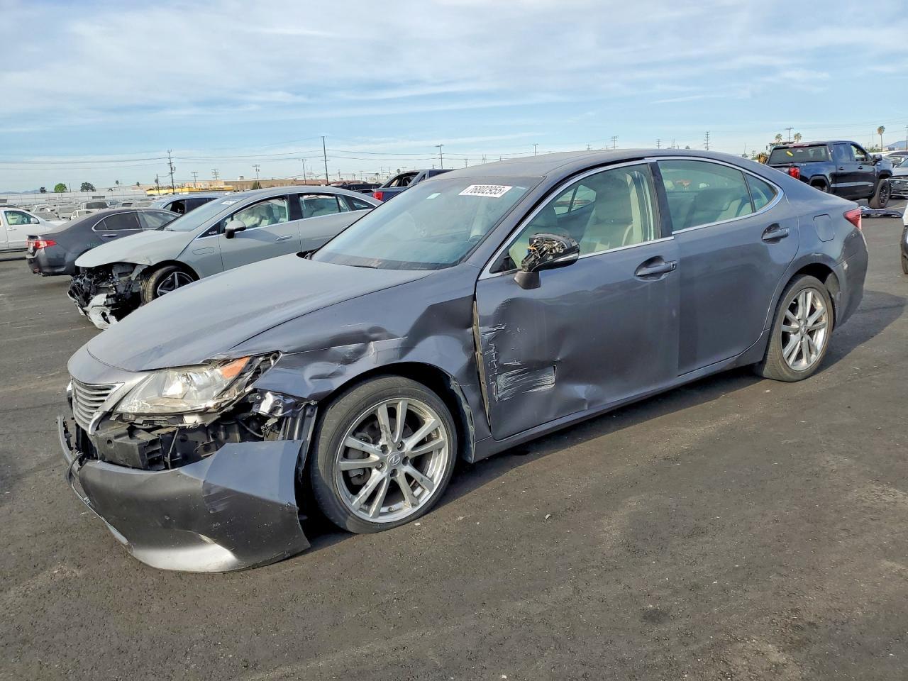 2014 LEXUS Es