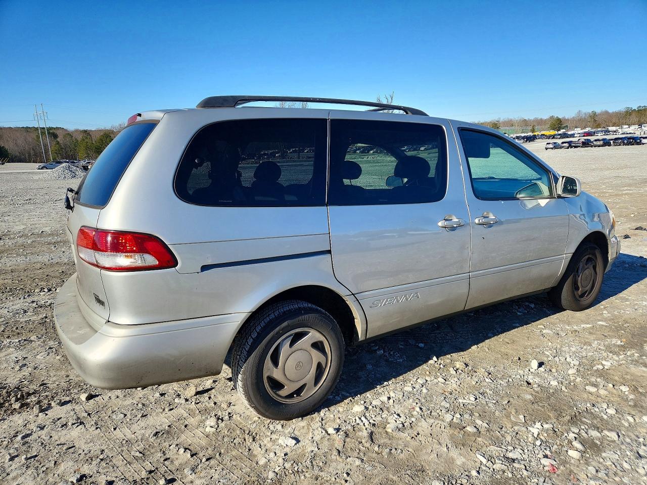2002 TOYOTA SIENNA