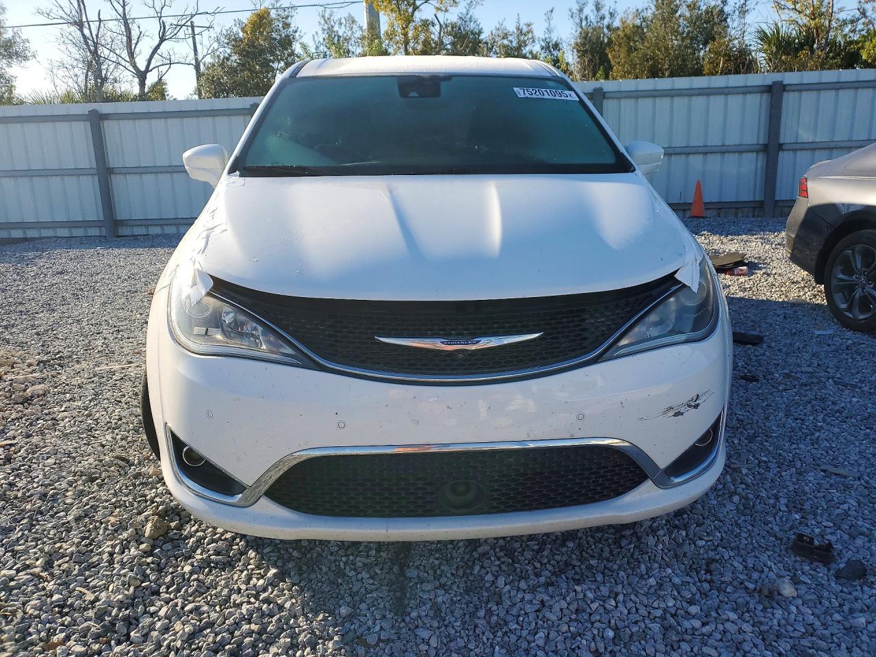 2020 CHRYSLER Pacifica