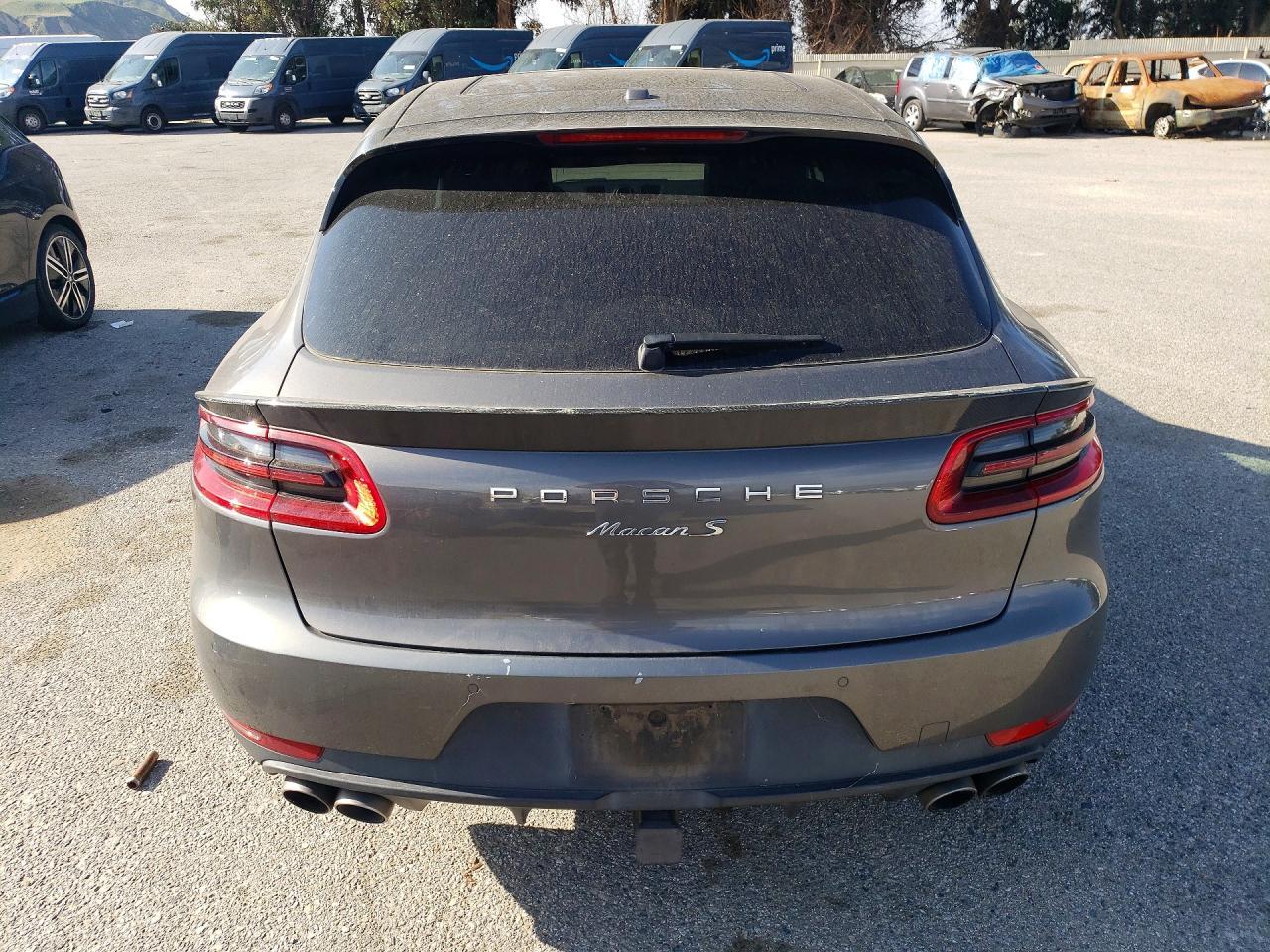 2015 PORSCHE Macan