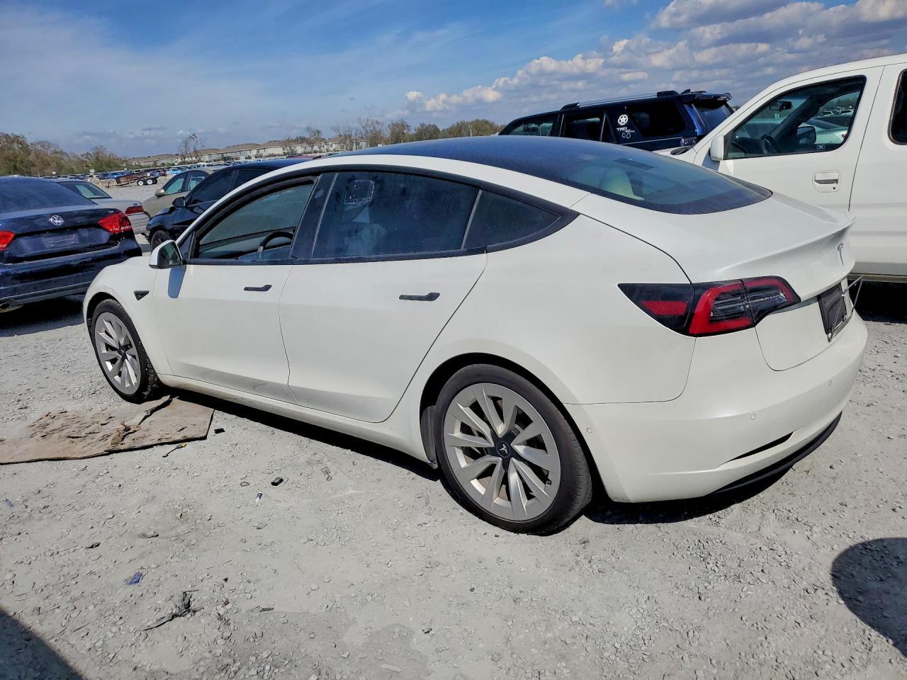 2021 TESLA MODEL 3