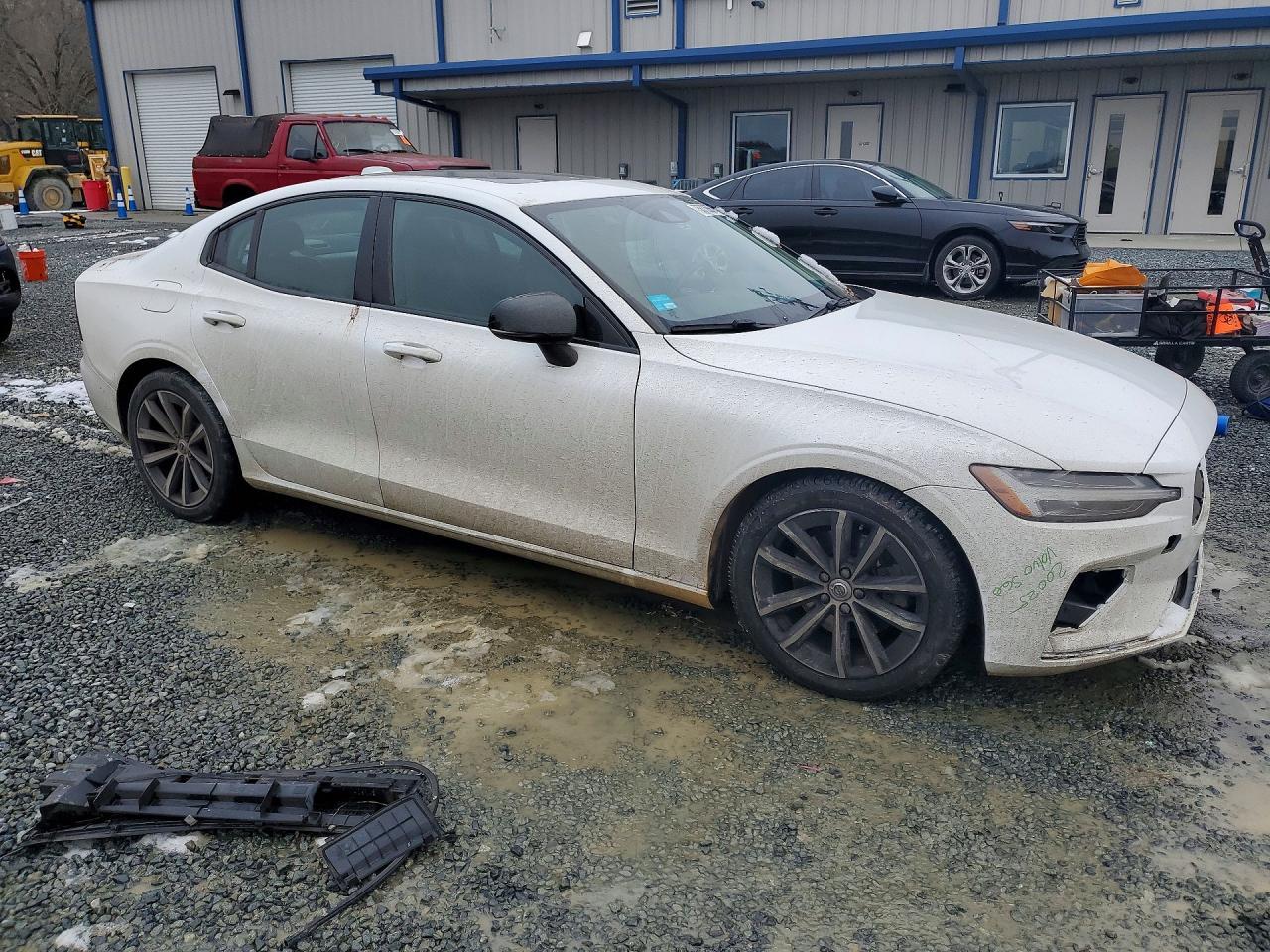 2021 VOLVO S60