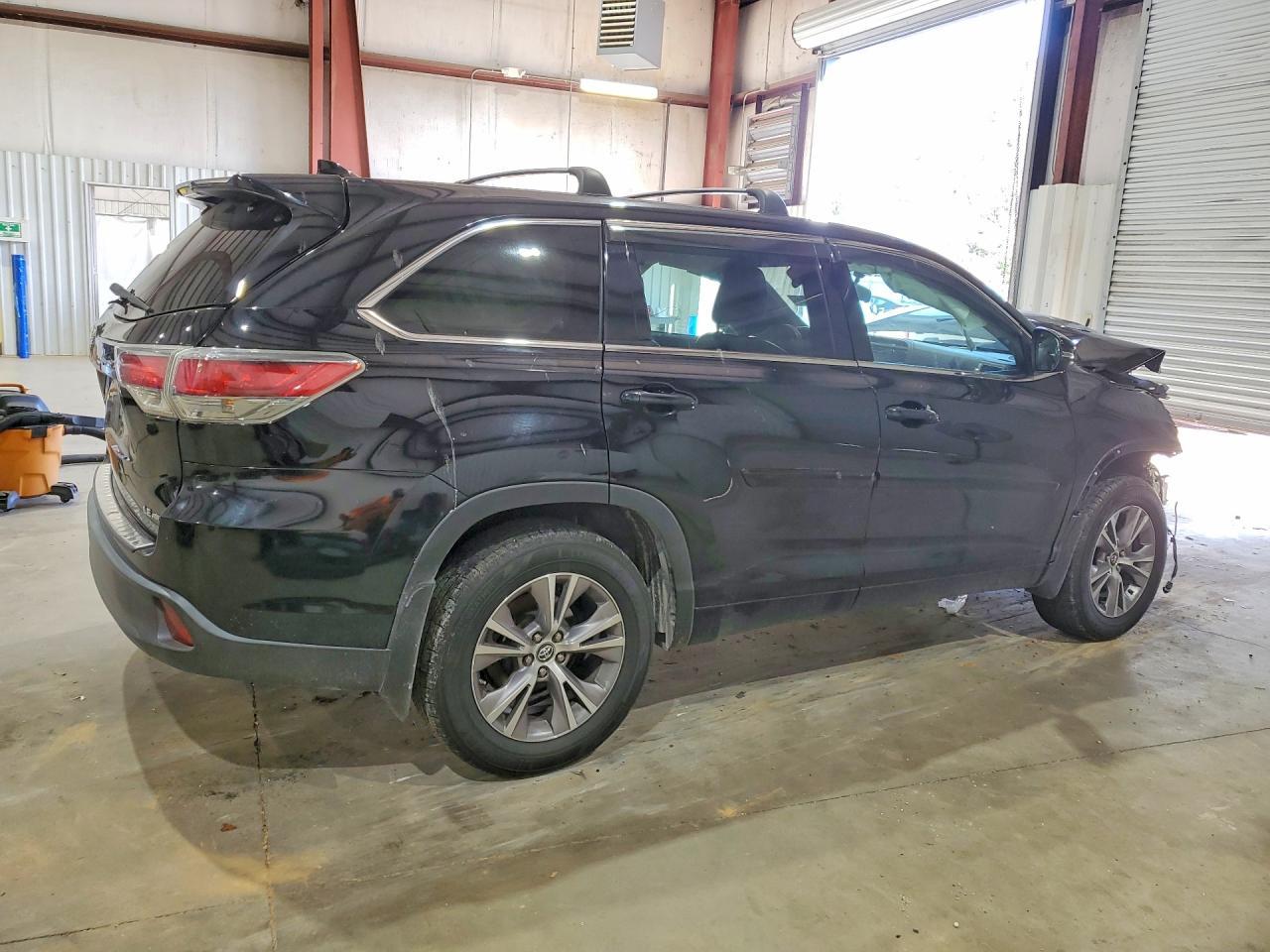 2016 TOYOTA HIGHLANDER