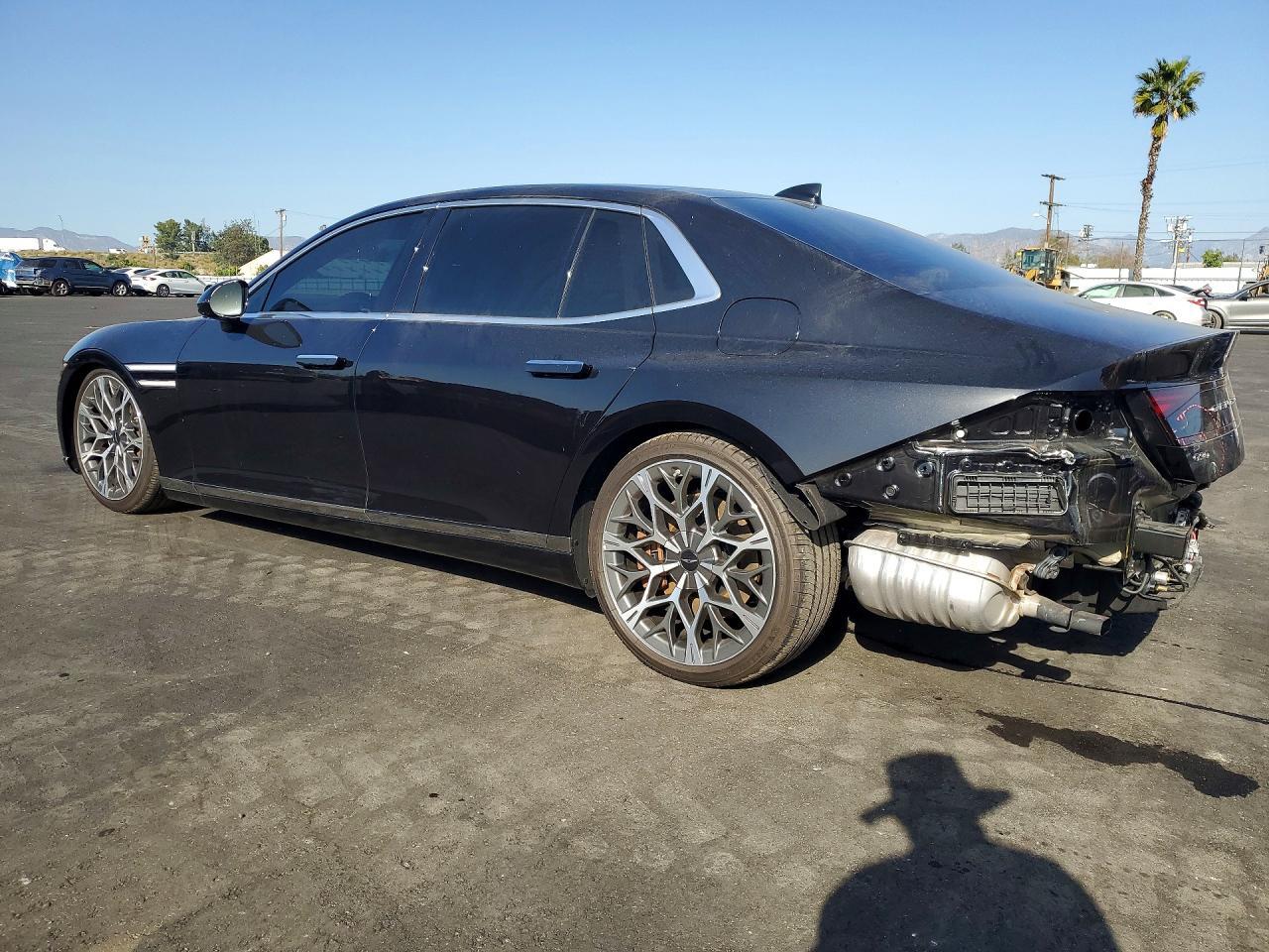 2025 GENESIS G90