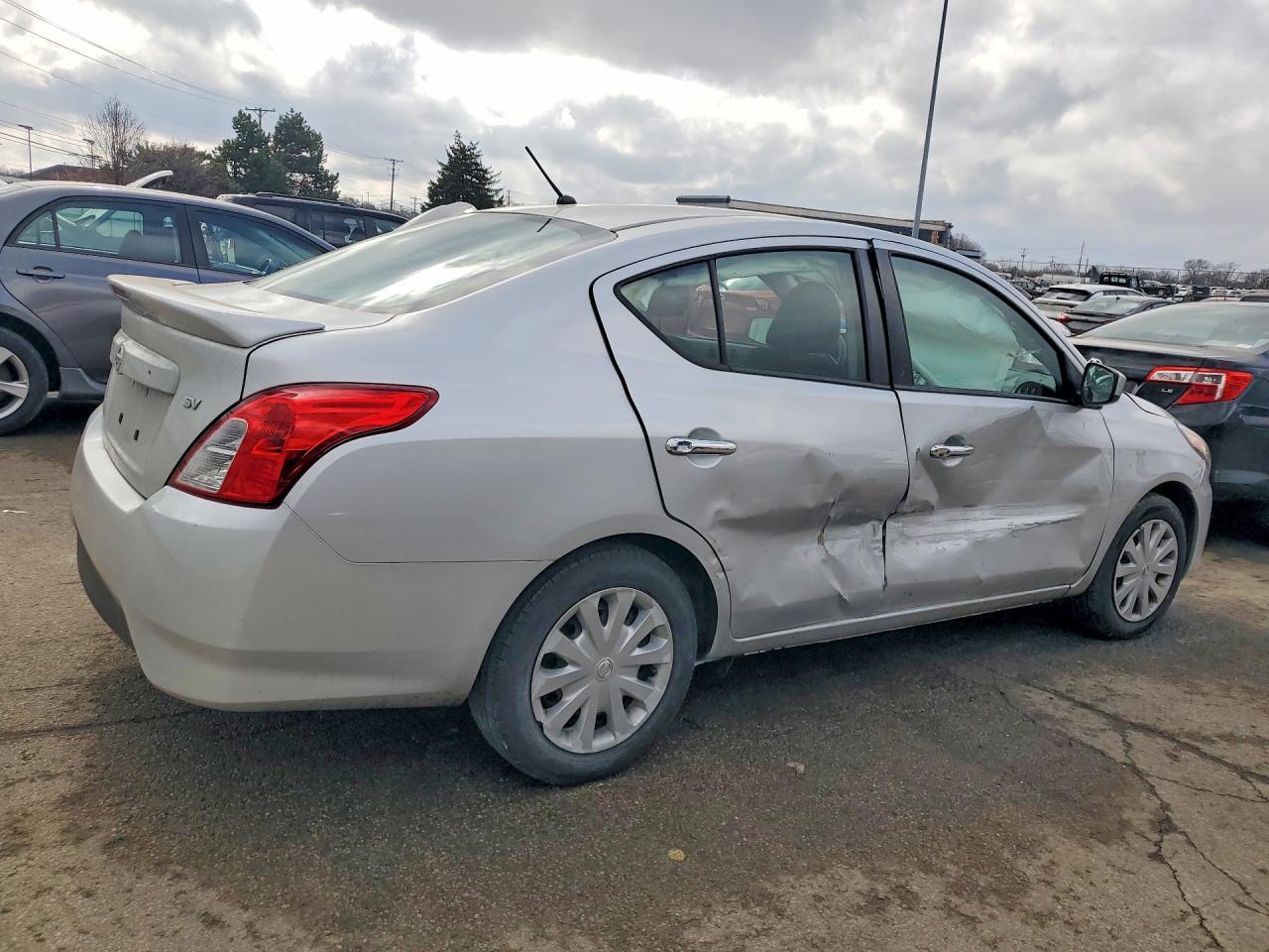 2019 NISSAN VERSA