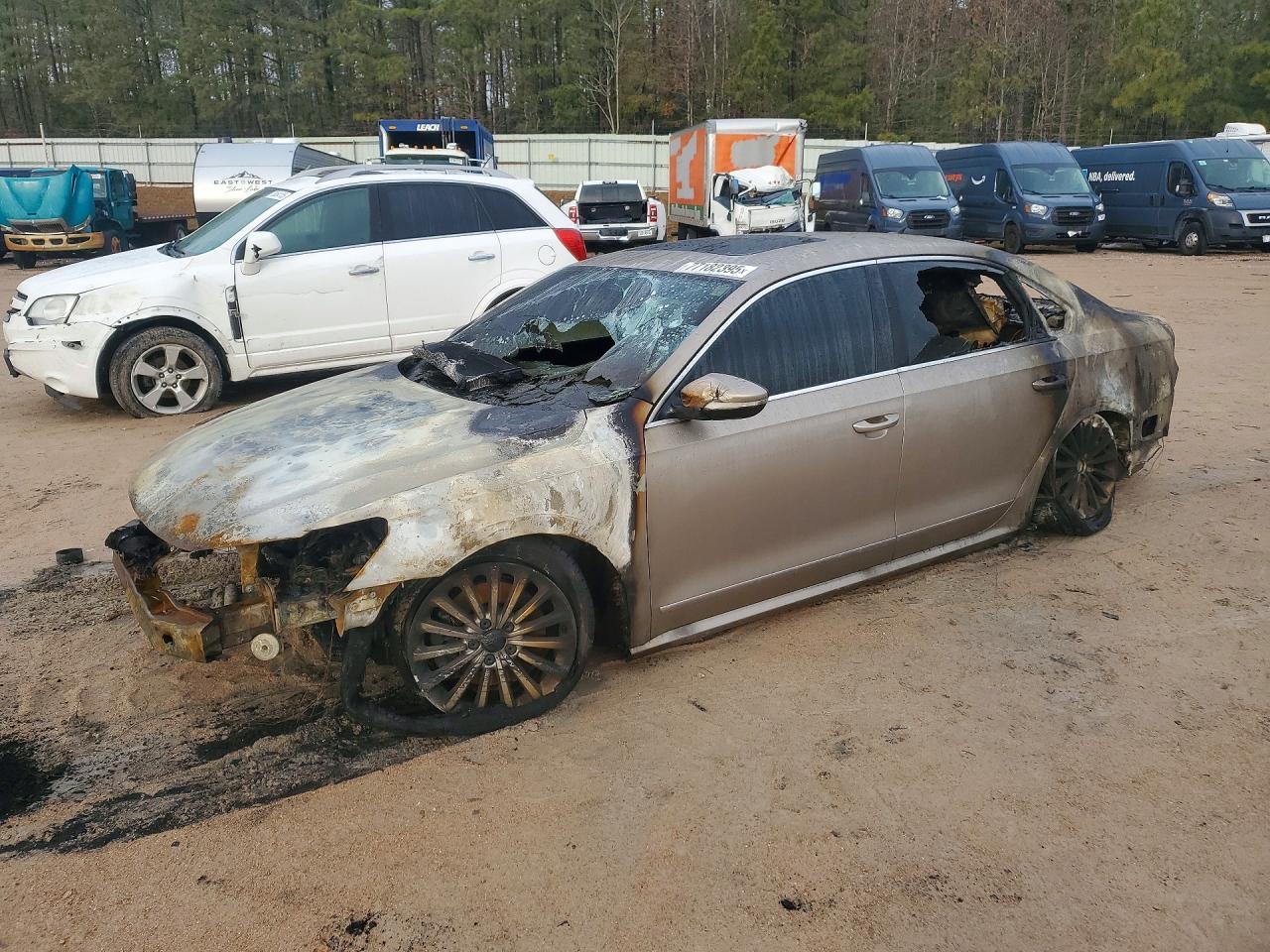 2016 VOLKSWAGEN Passat