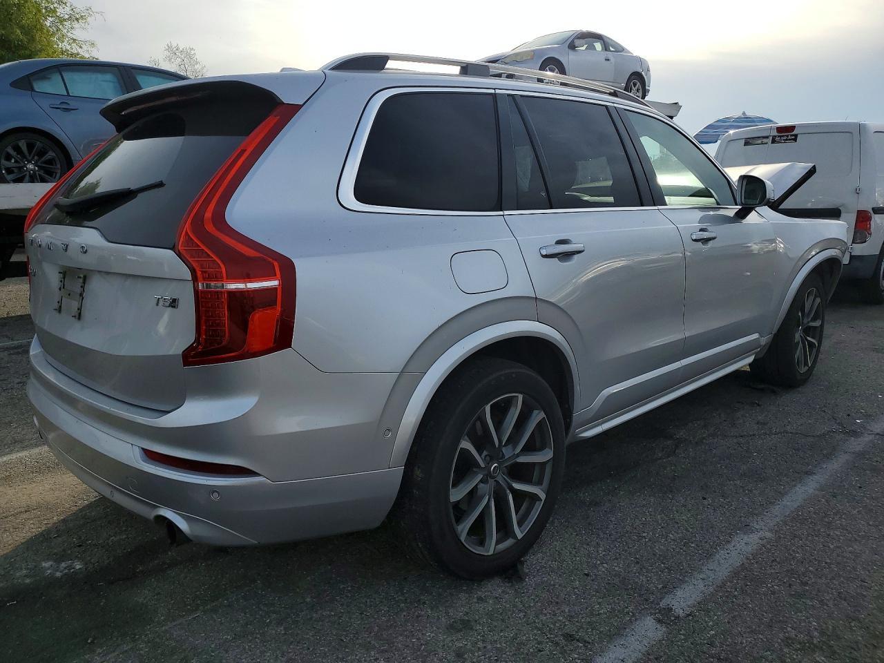 2018 VOLVO XC90