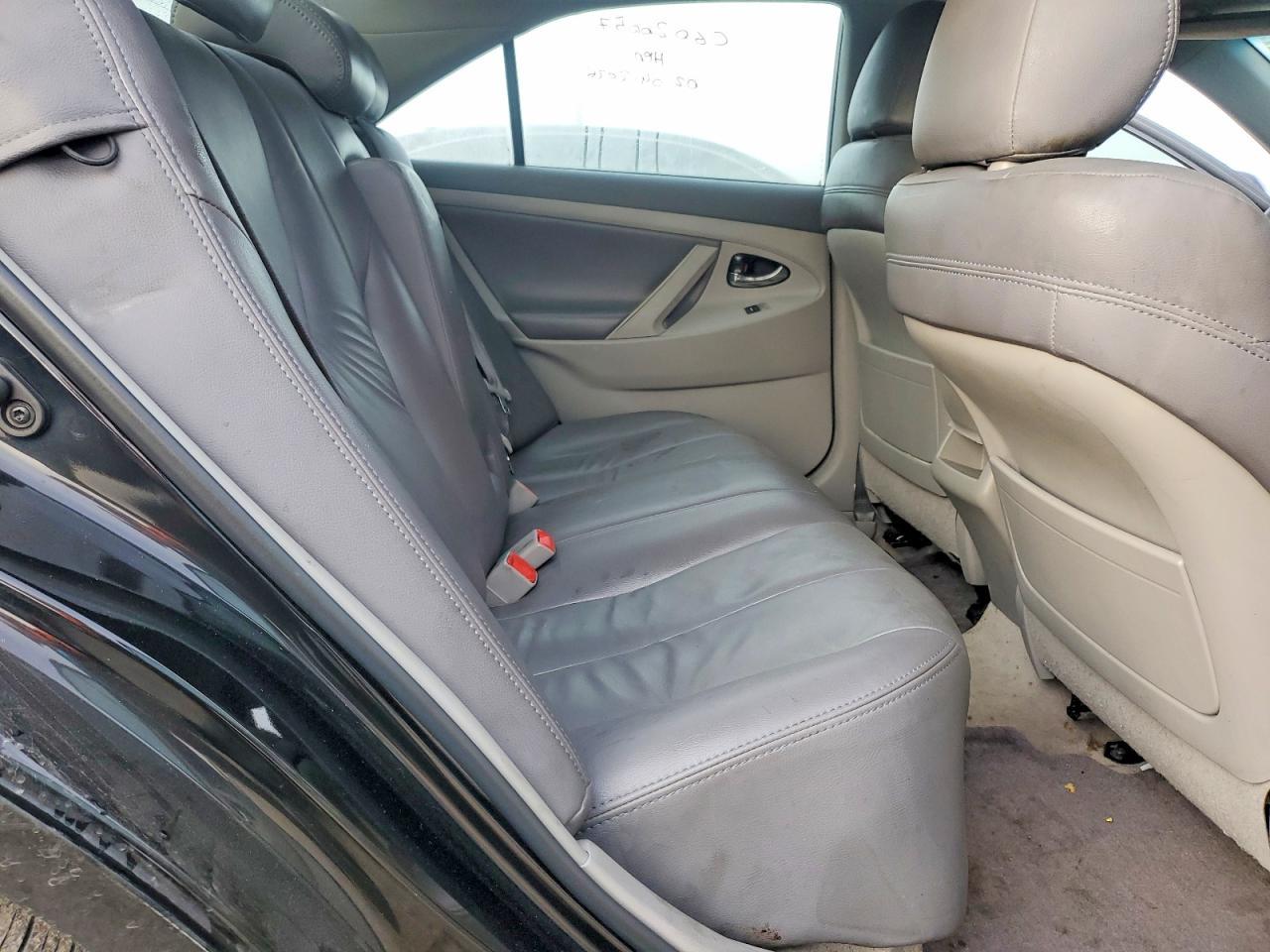 2011 TOYOTA CAMRY