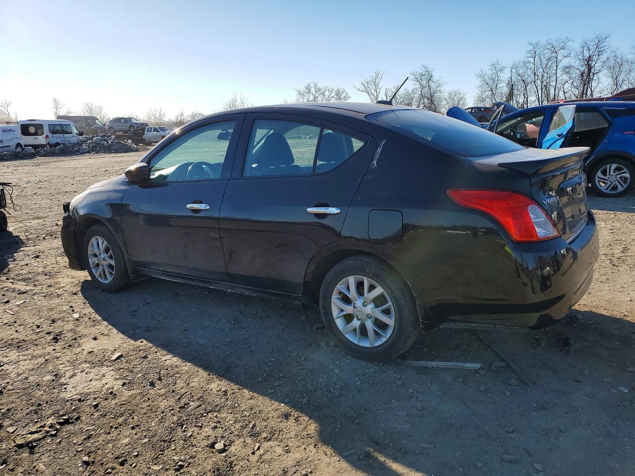 2017 NISSAN VERSA