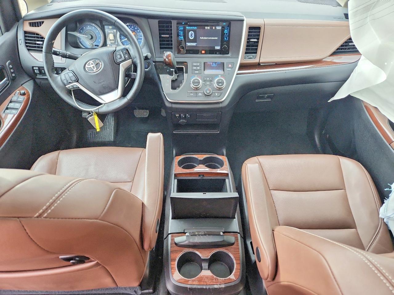 2017 TOYOTA SIENNA
