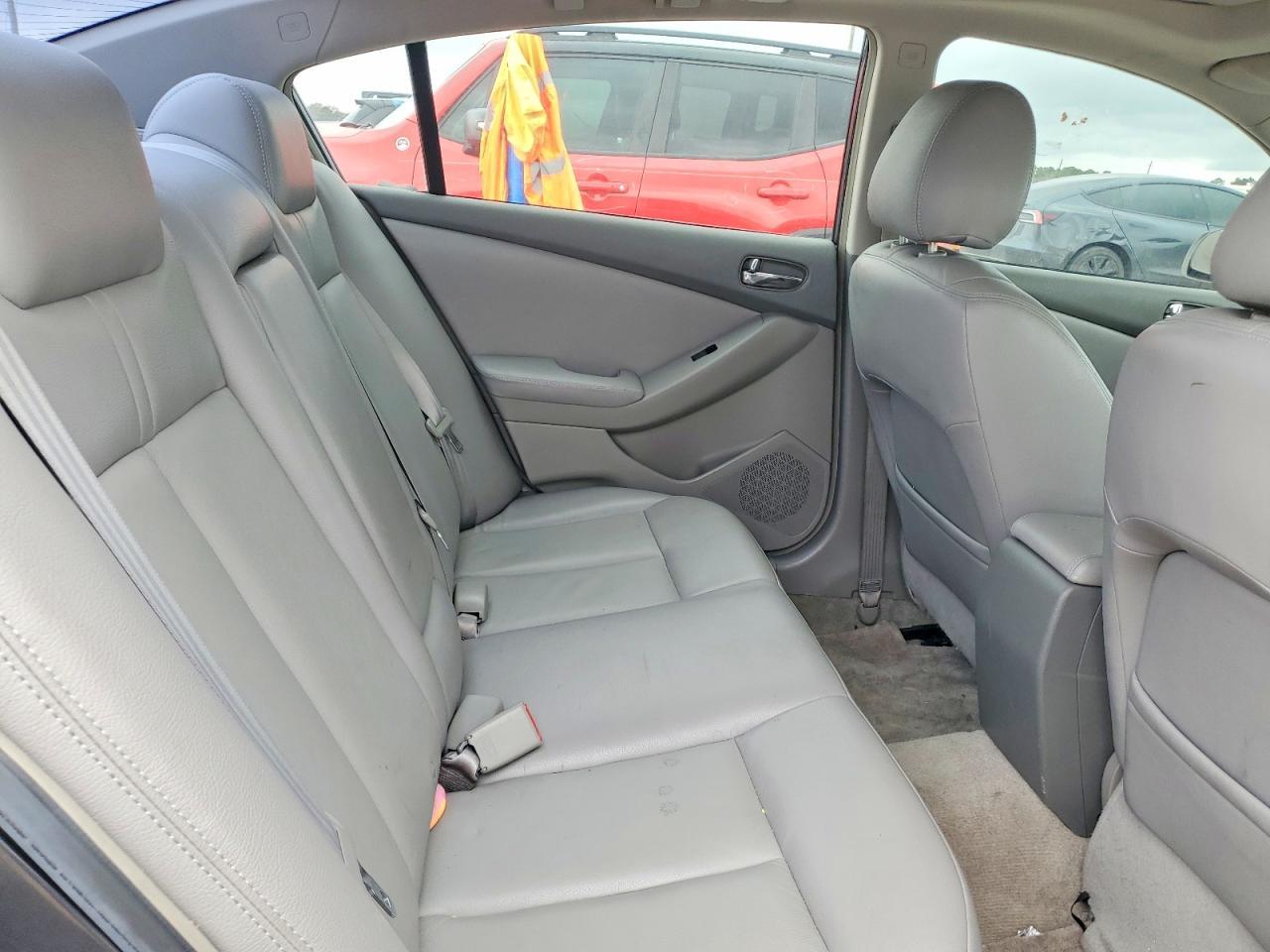 2010 NISSAN ALTIMA