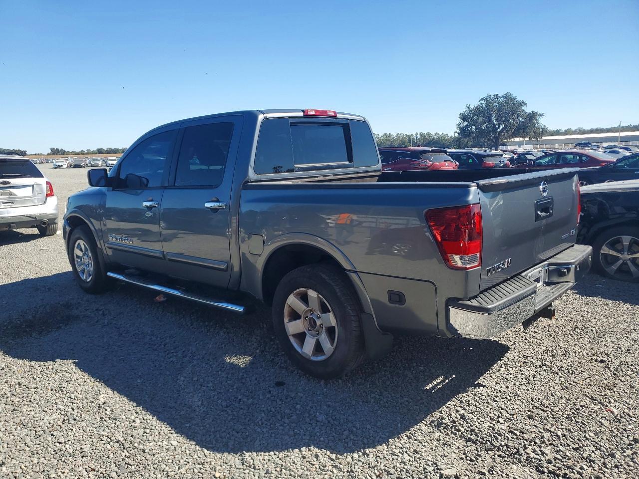 2015 NISSAN Titan