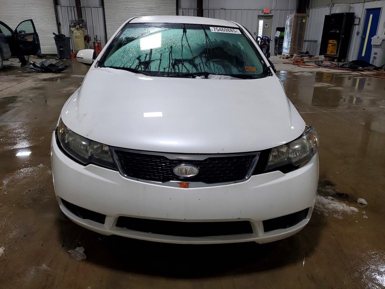 2013 KIA FORTE