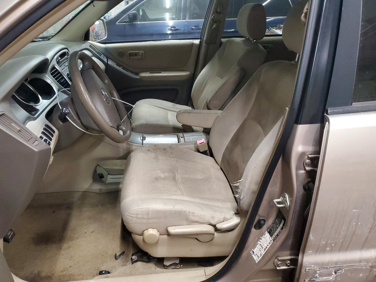 2004 TOYOTA HIGHLANDER