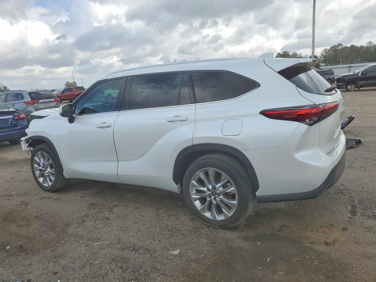 2023 TOYOTA HIGHLANDER