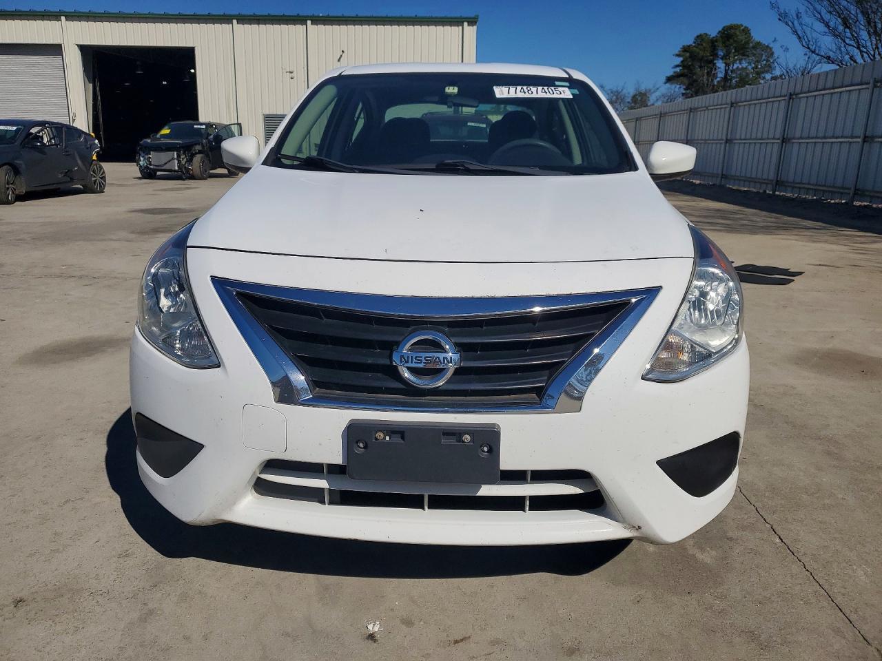 2018 NISSAN VERSA