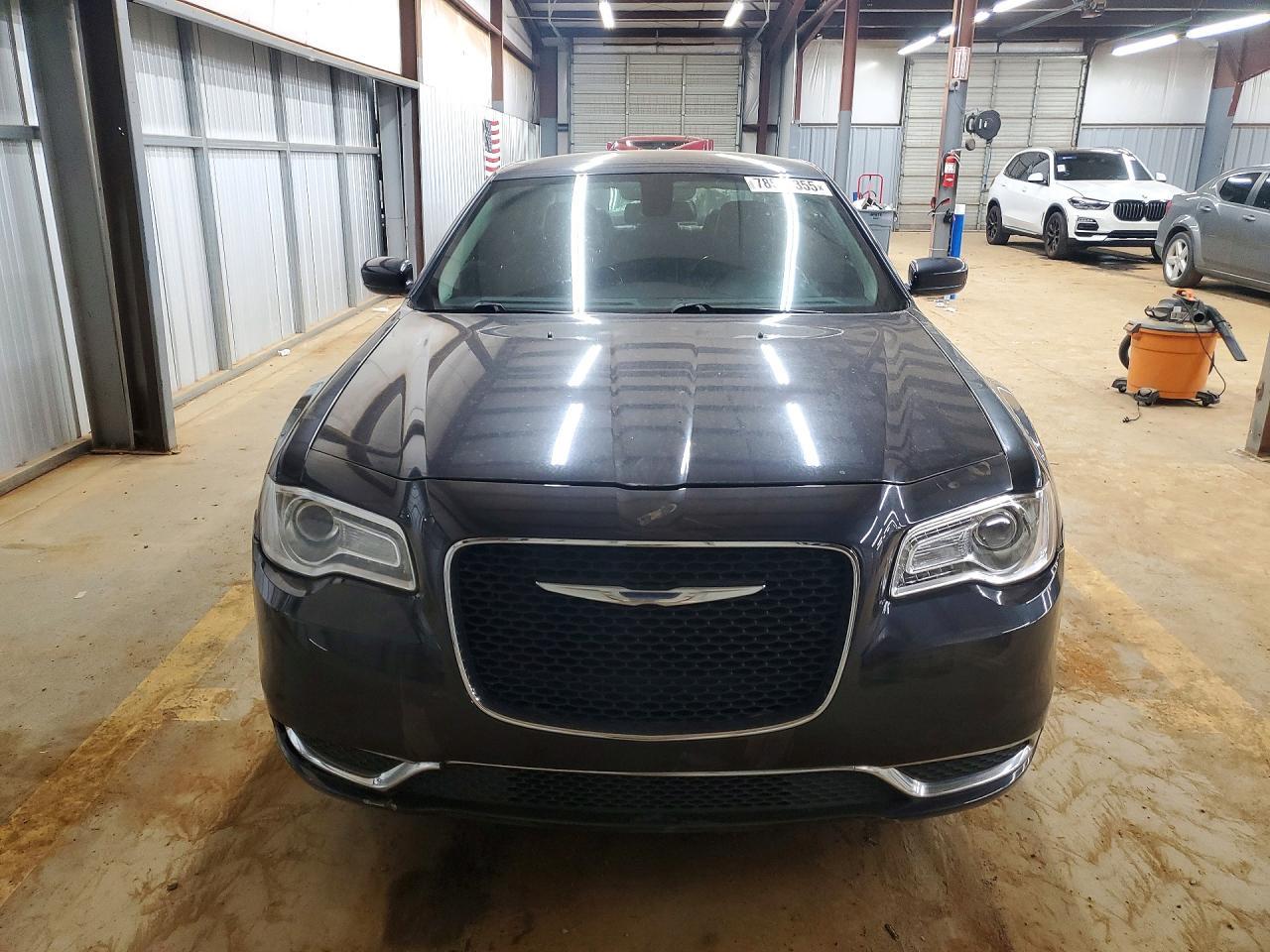 2016 CHRYSLER 300