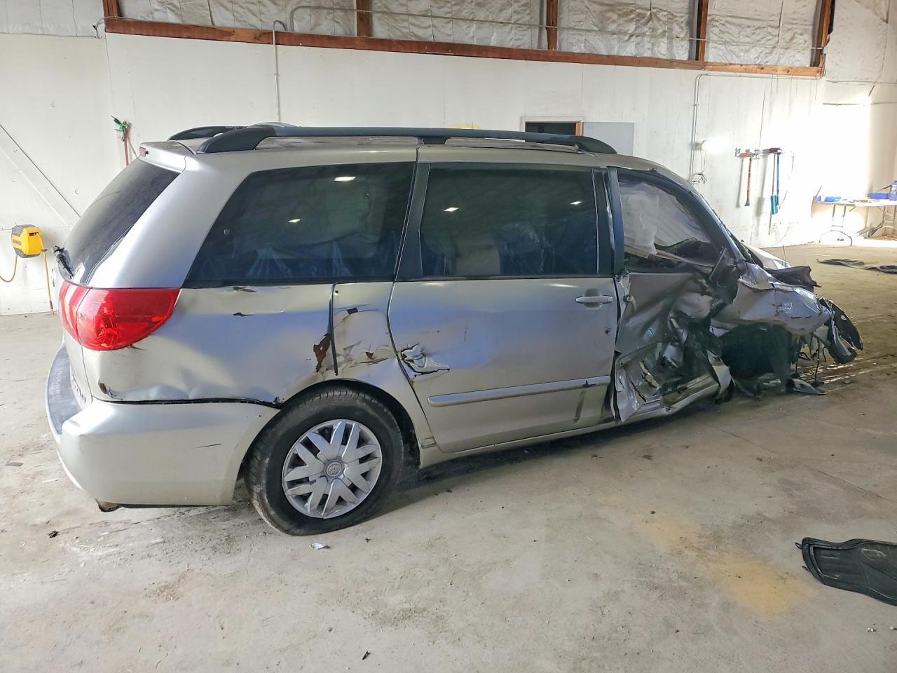 2007 TOYOTA SIENNA