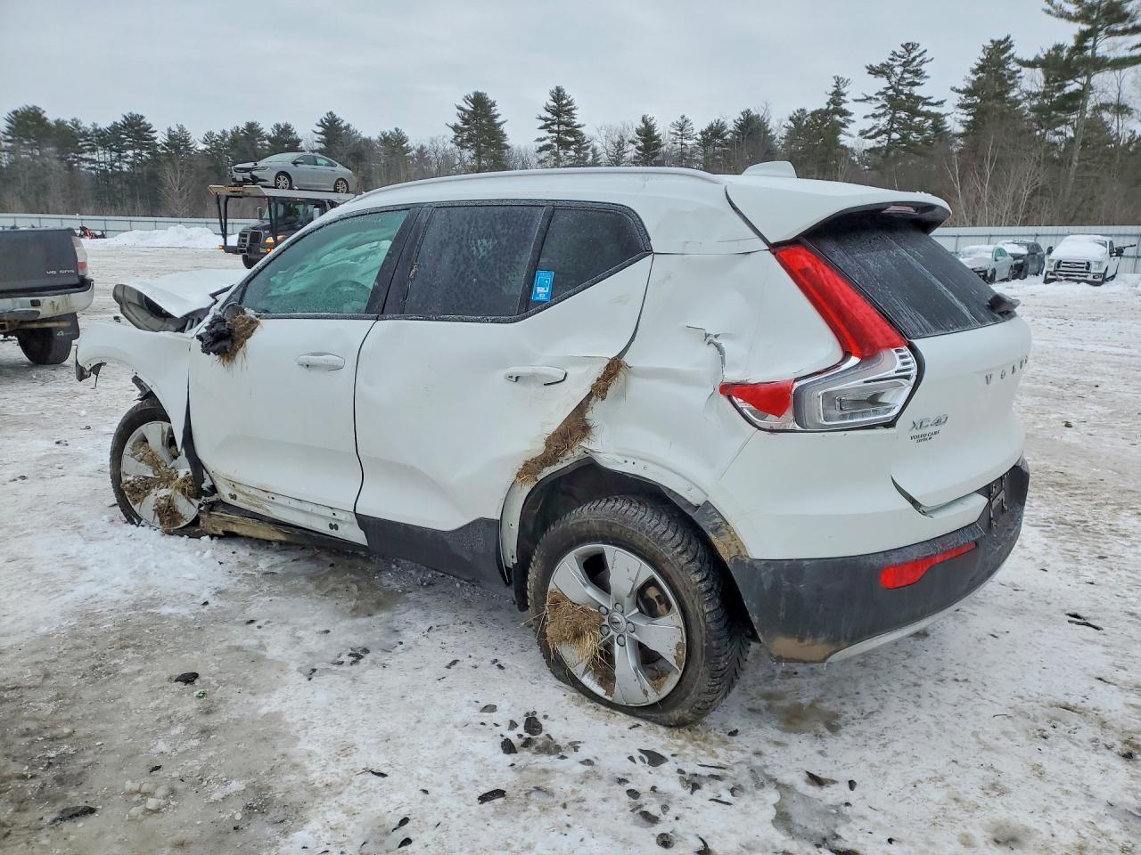 2019 VOLVO XC40