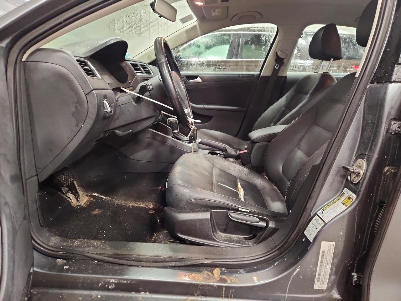 2011 VOLKSWAGEN JETTA