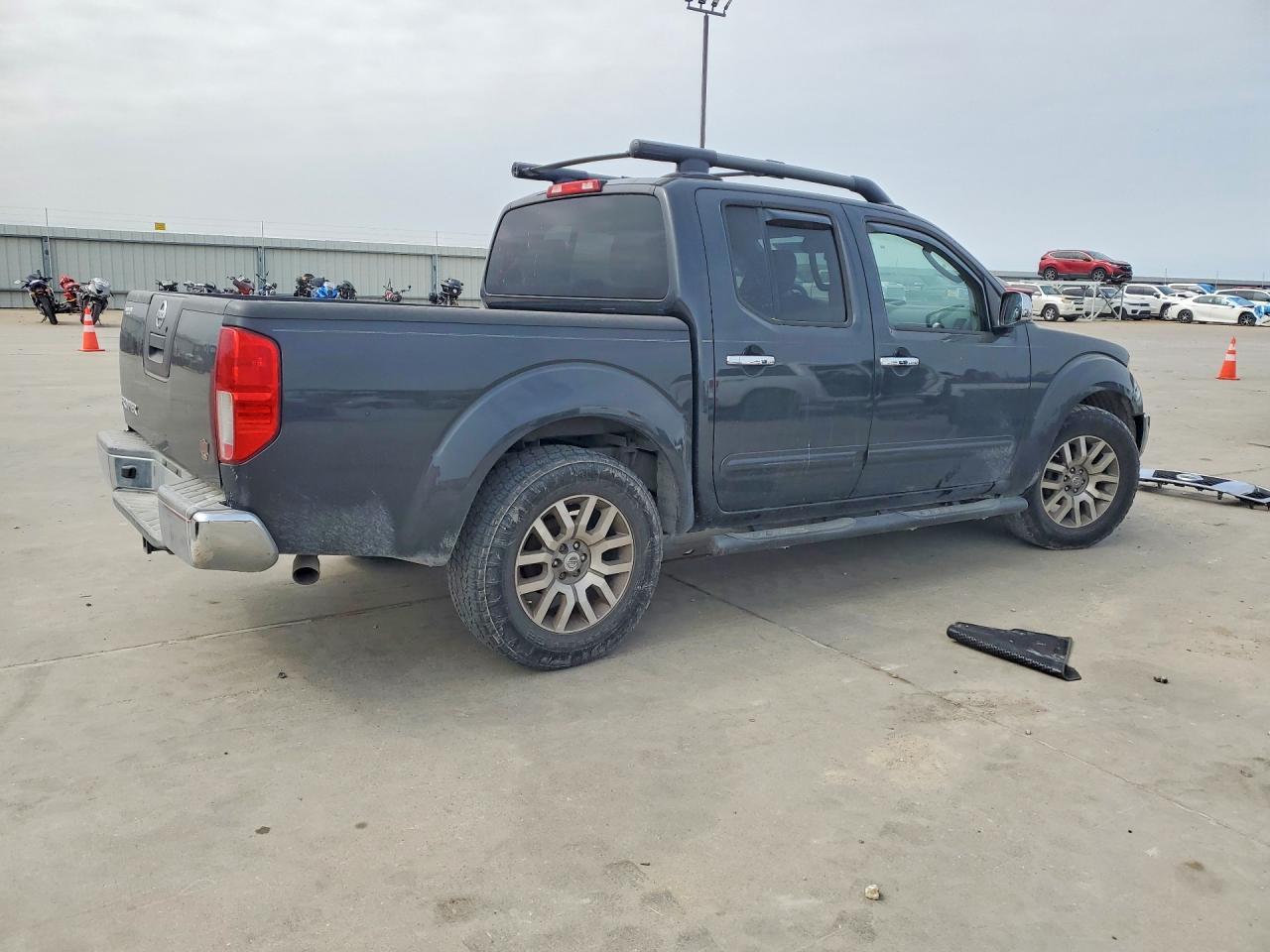 2011 NISSAN Frontier