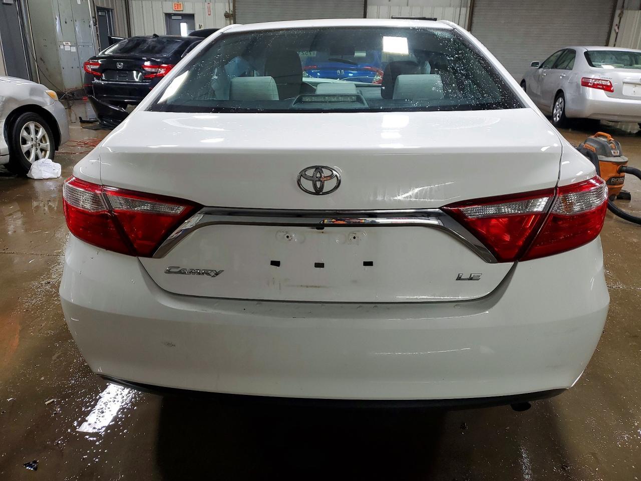 2016 TOYOTA CAMRY