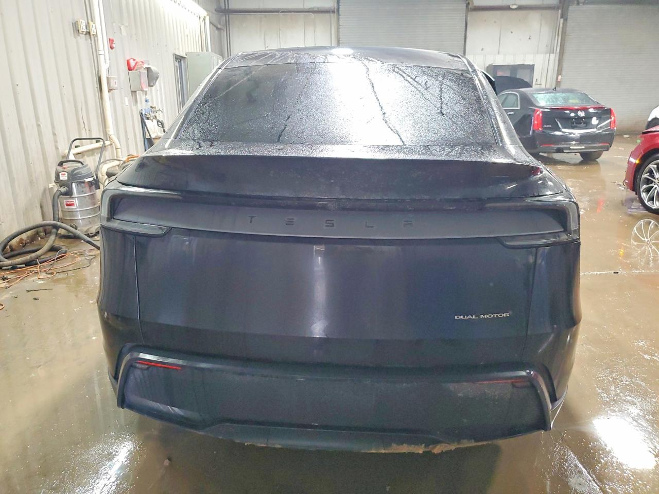 2026 TESLA MODEL Y