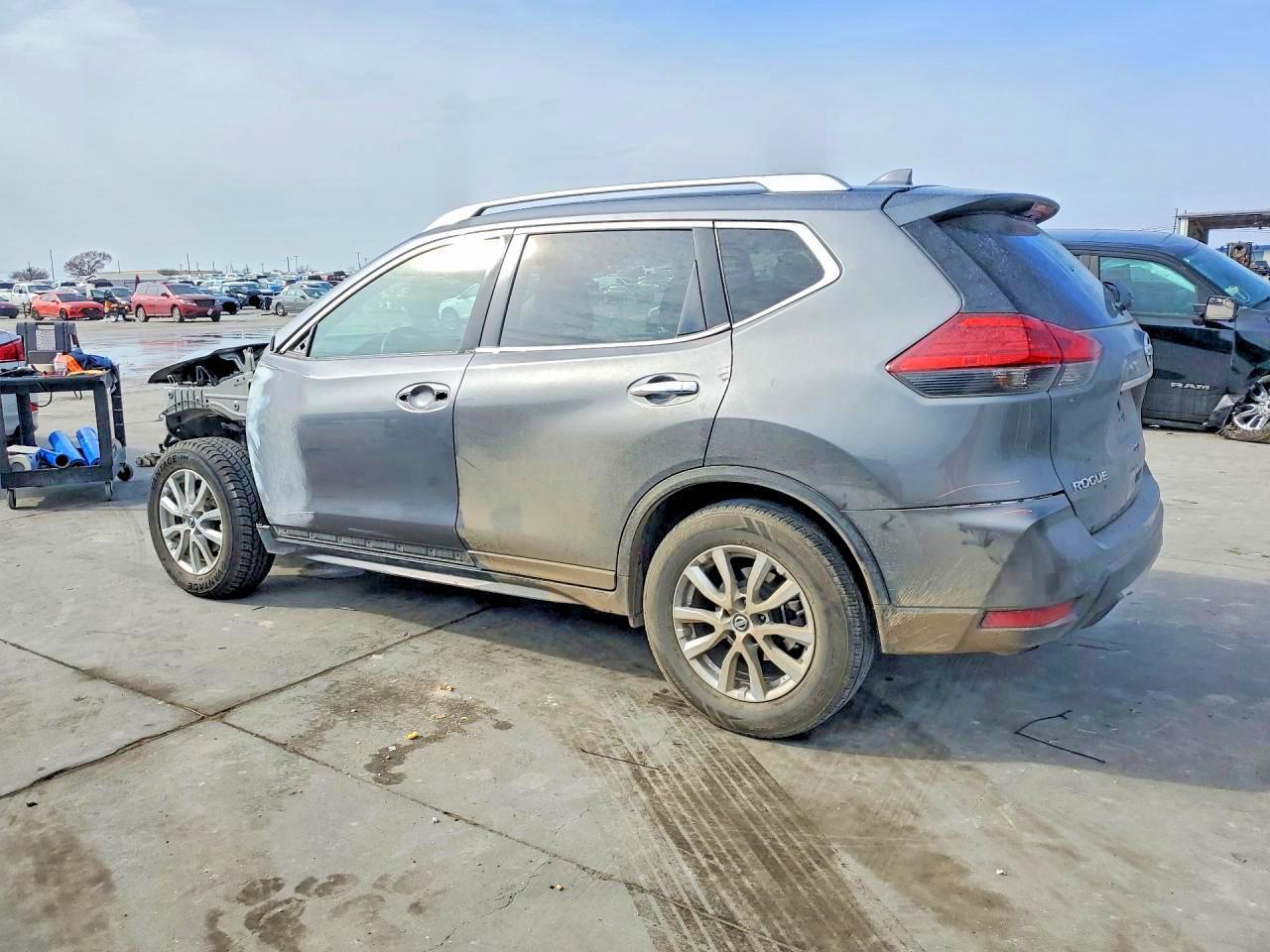 2017 NISSAN ROGUE