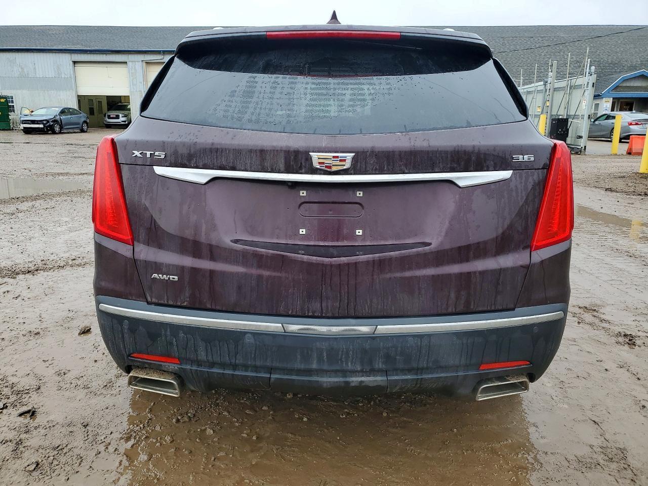 2017 CADILLAC XT5