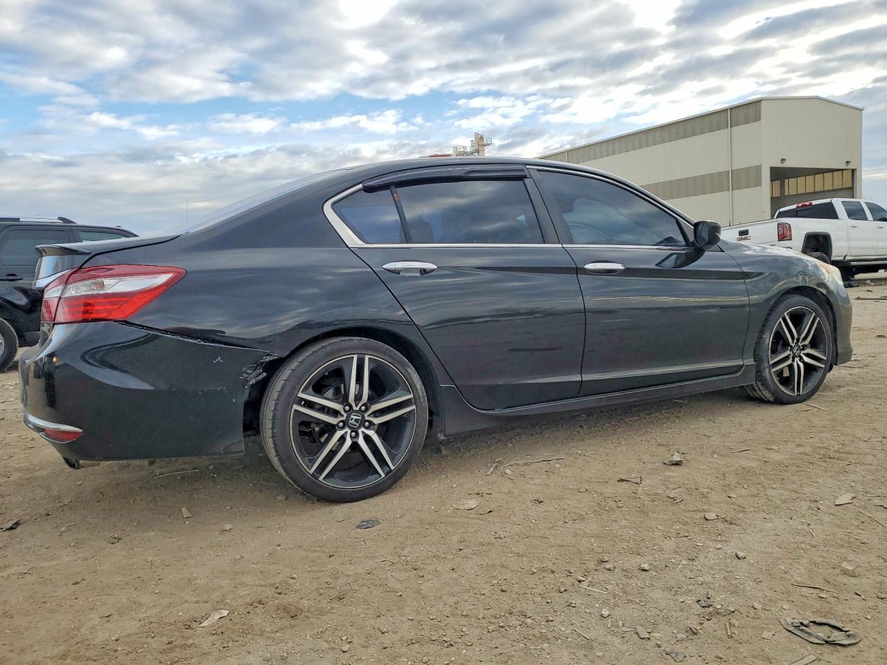 2016 HONDA ACCORD