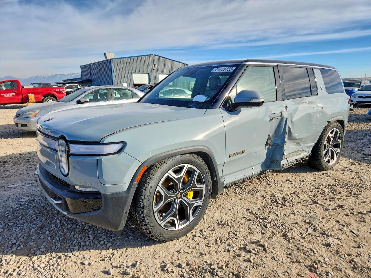 2022 RIVIAN R1s